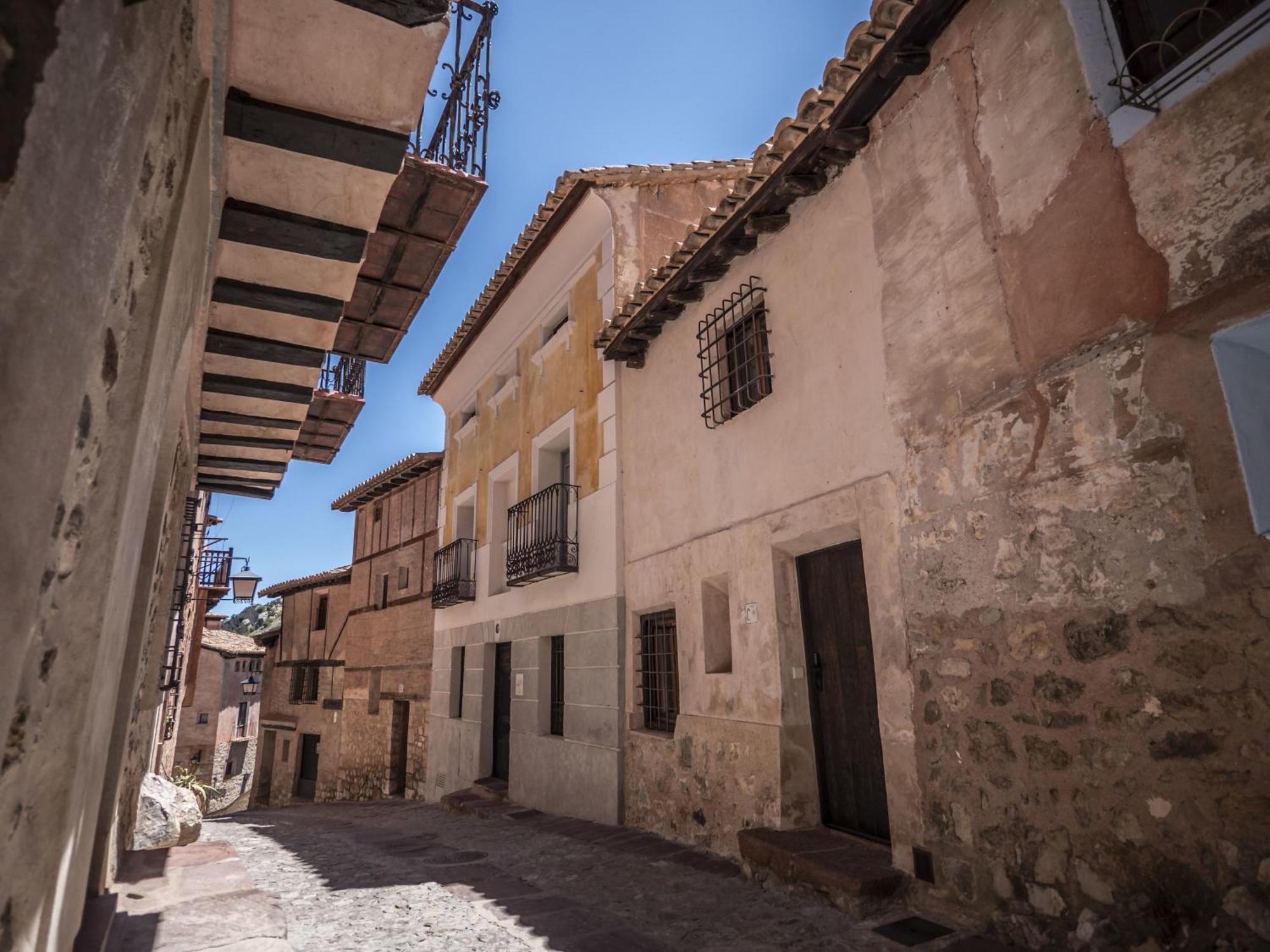 La Casa Amarilla Apartamento Enebro Albarracín Eksteriør bilde